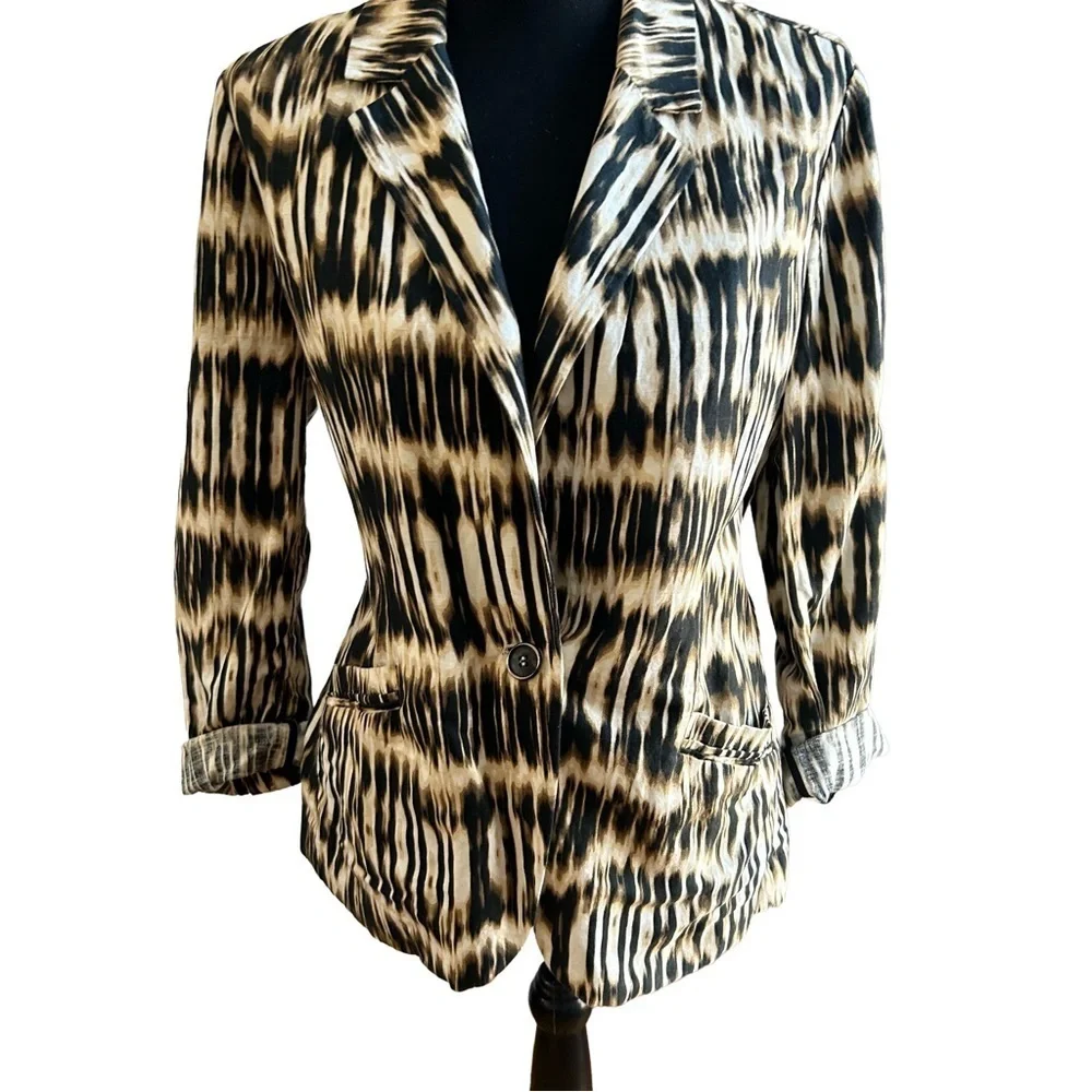 Chico’s Lightweight Printed Jacket. Chico’s Size 1 (Women’s 8)